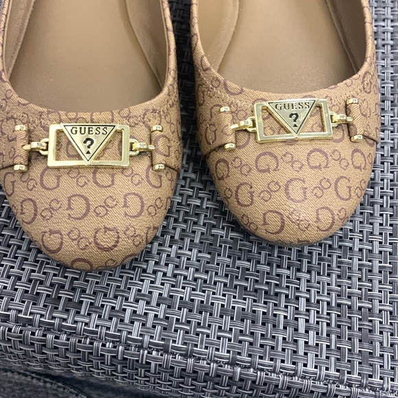 Guess -Shoes - Picture 4 of 9